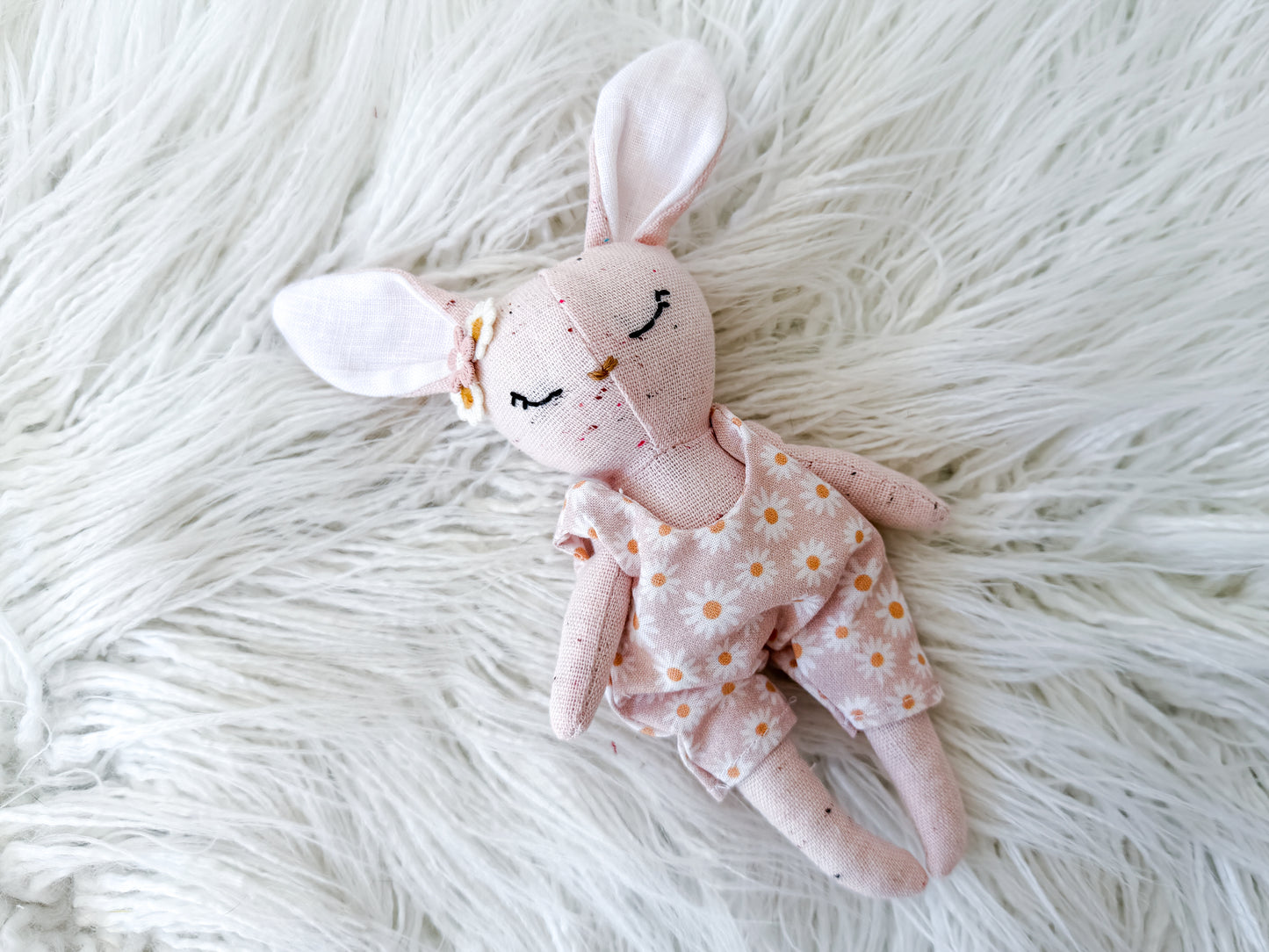 Blossom the Daisy Linen Bunny