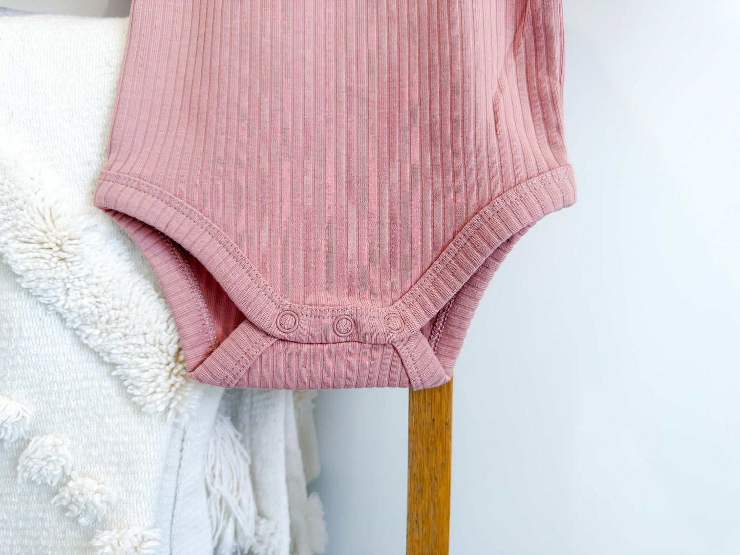 Organic Blush Rib Baby Bodysuit – Bow Trio