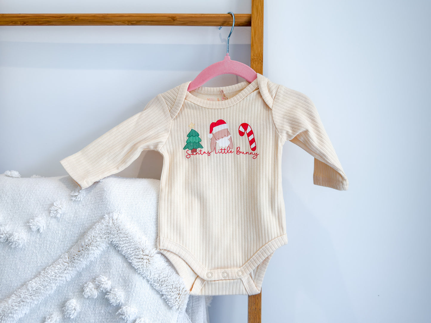 Organic Oatmeal Rib Baby Bodysuit – Santa’s Little Bunny