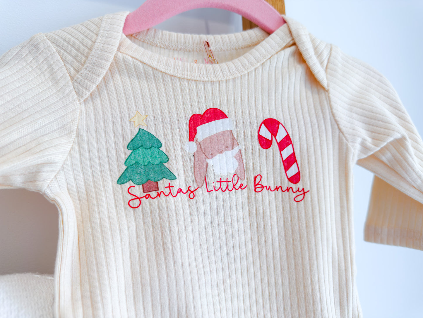 Organic Oatmeal Rib Baby Bodysuit – Santa’s Little Bunny