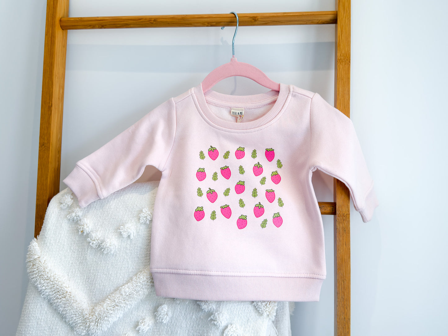 Strawberry Fields Sweater – Pink