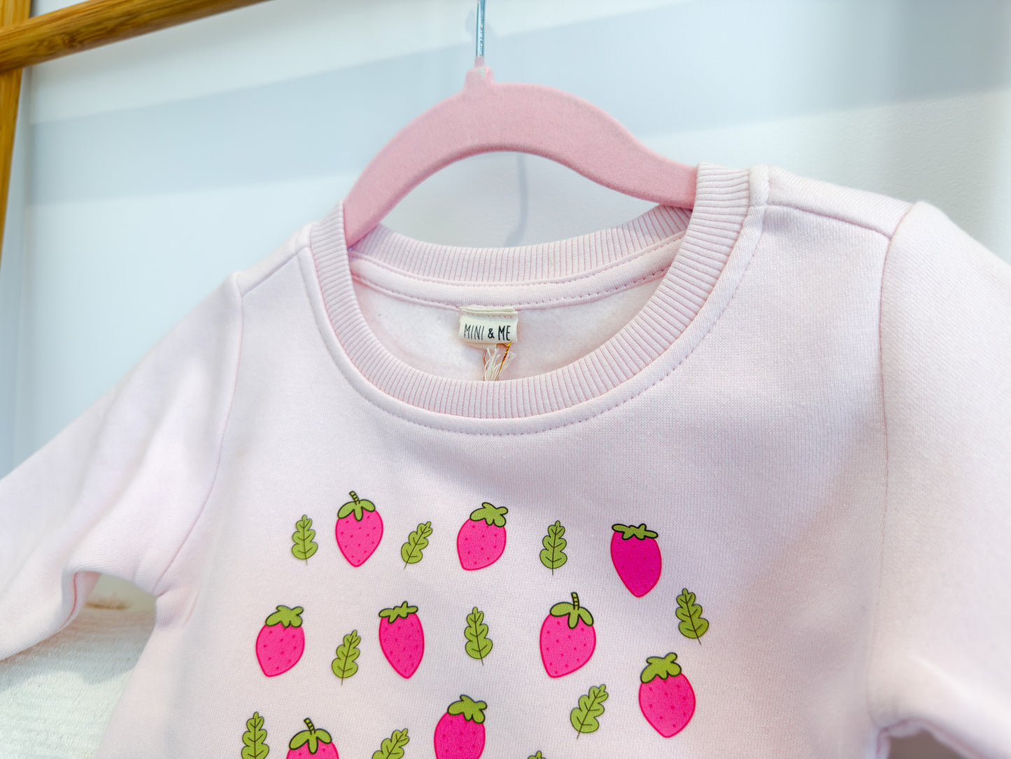 Strawberry Fields Sweater – Pink