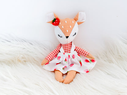 Strawberry Picnic Linen Fawn