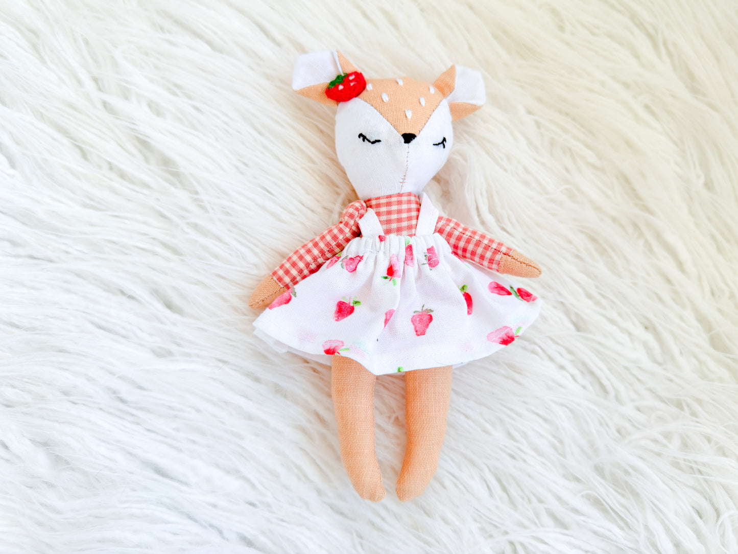 Strawberry Picnic Linen Fawn