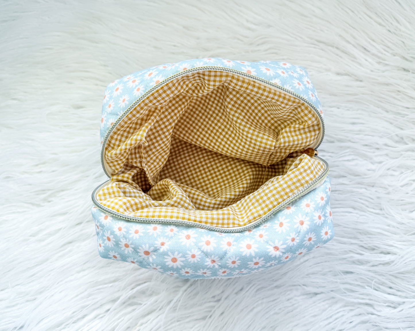Blue Daisy Quilted Everything Pouch