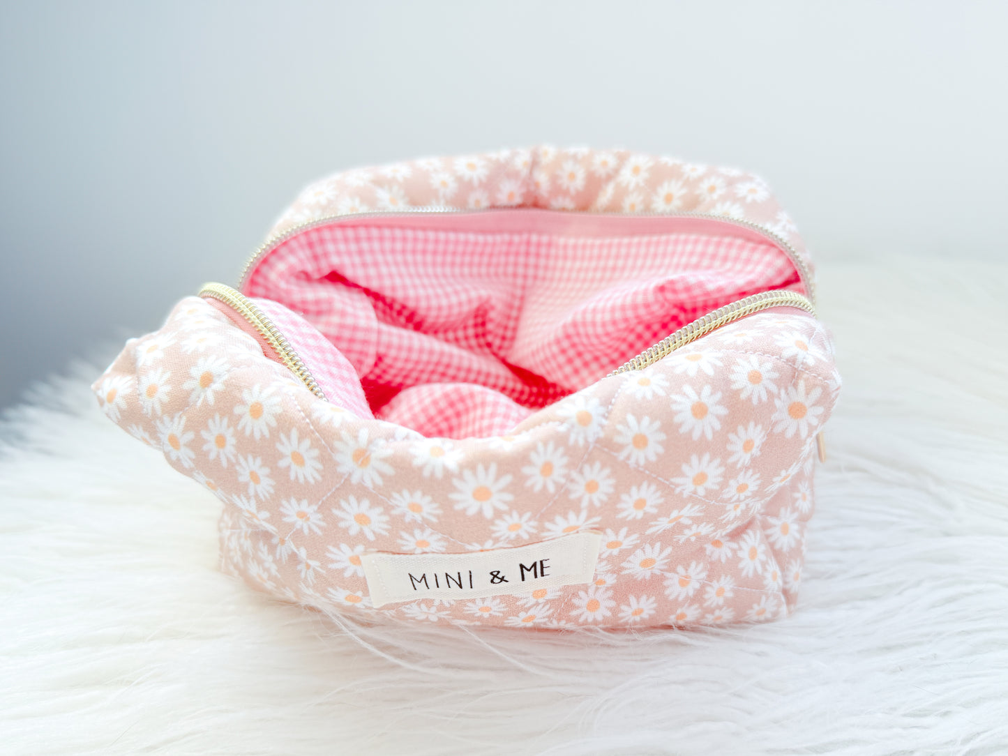 Pink Daisy Quilted Everything Pouch