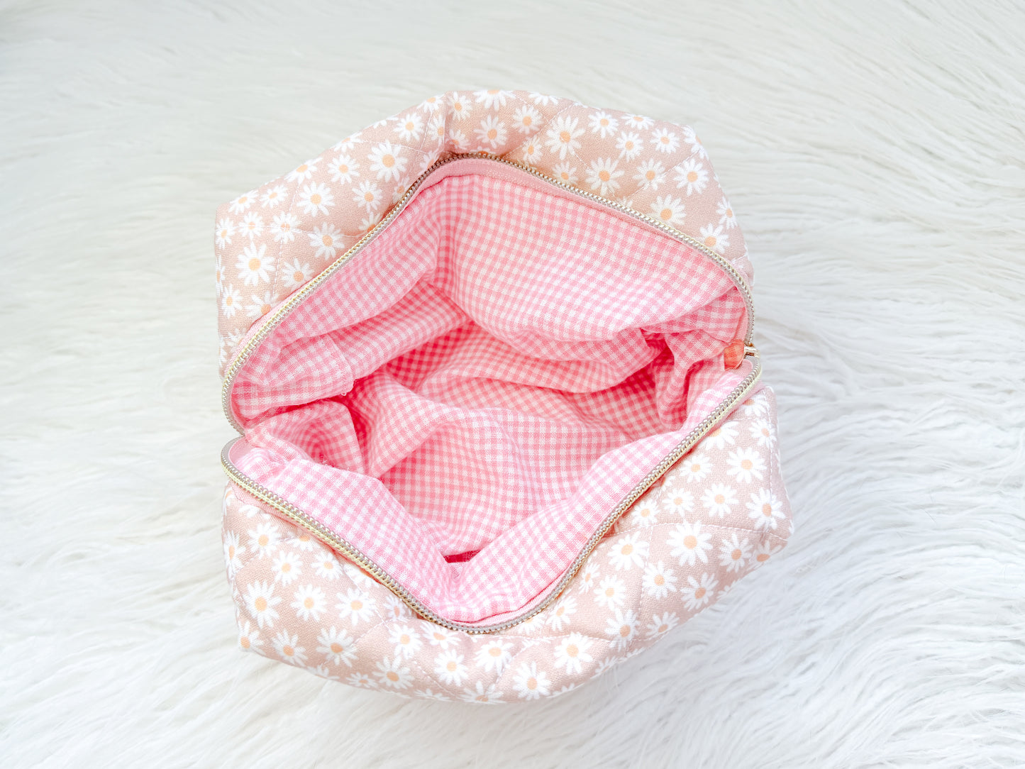 Pink Daisy Quilted Everything Pouch