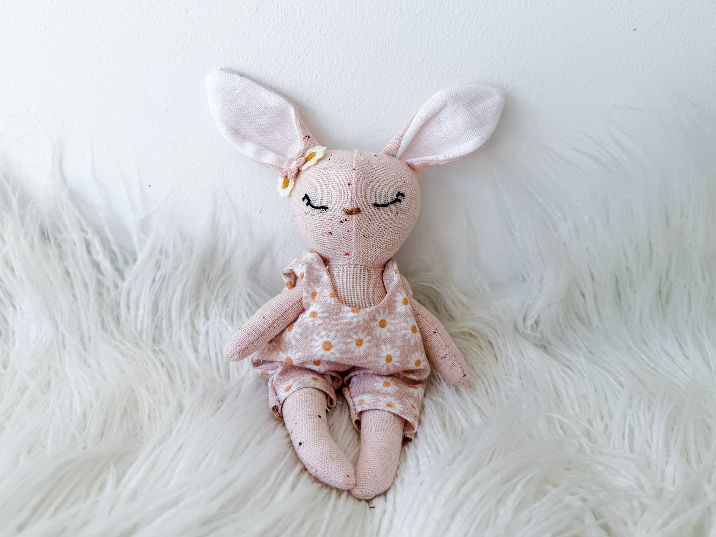 Blossom the Daisy Linen Bunny