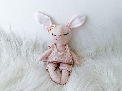 Blossom the Daisy Linen Bunny