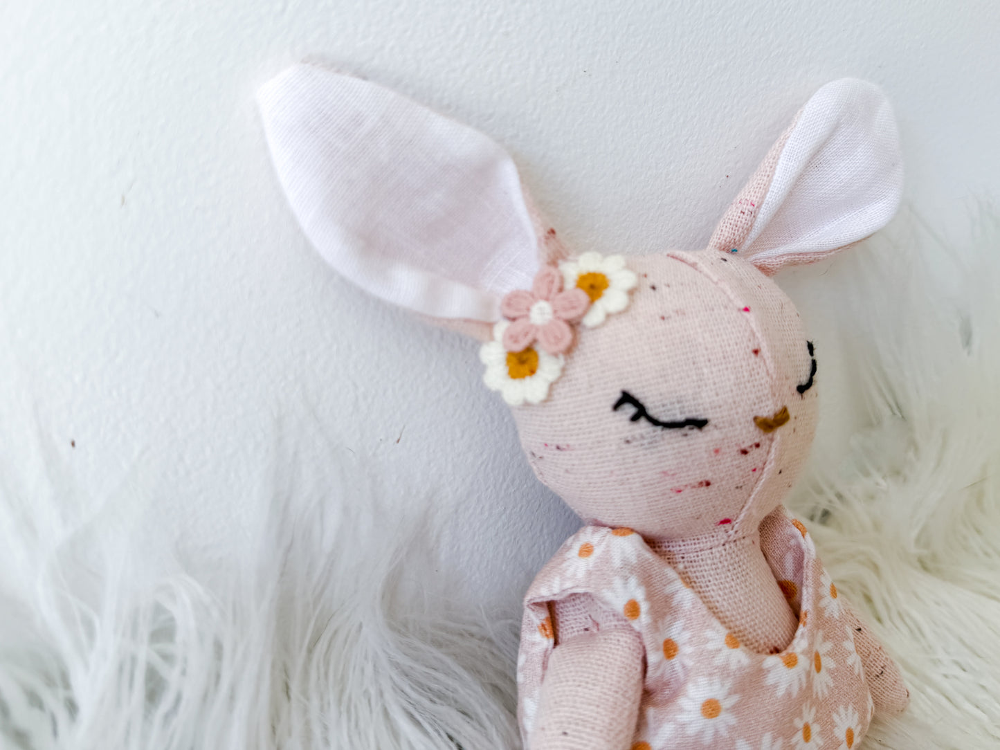 Blossom the Daisy Linen Bunny