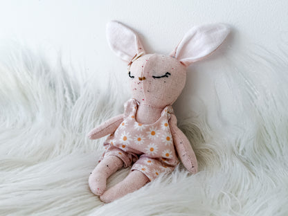 Blossom the Daisy Linen Bunny