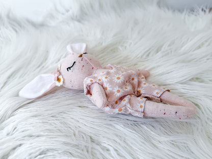 Blossom the Daisy Linen Bunny