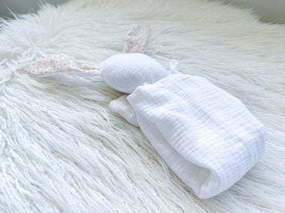 Bunny Snuggler in White Daisy